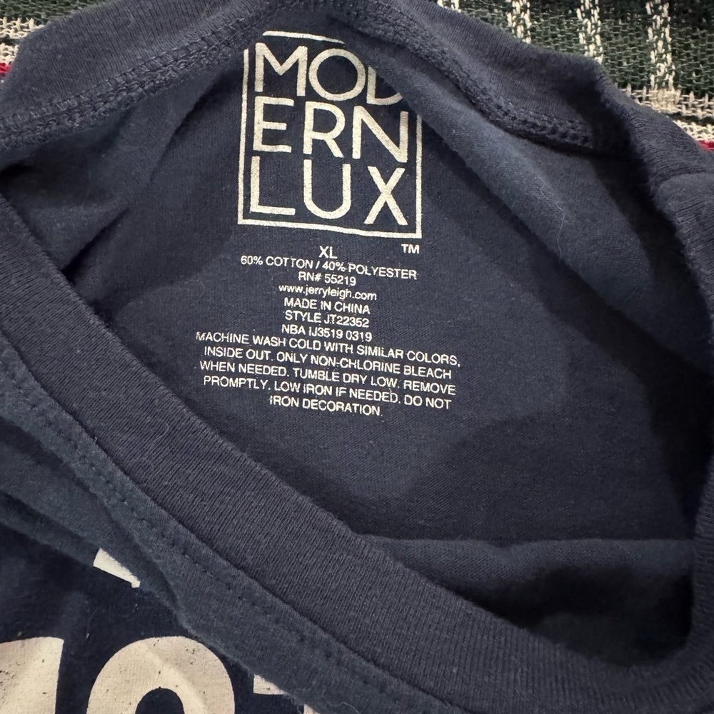 Modern Lux Dog Mother Wine Lover Shirt Size XL - Picture 3 of 3